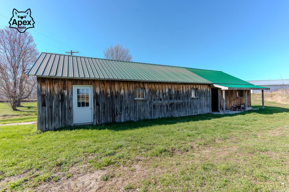 Burke NY listing — exterior 07