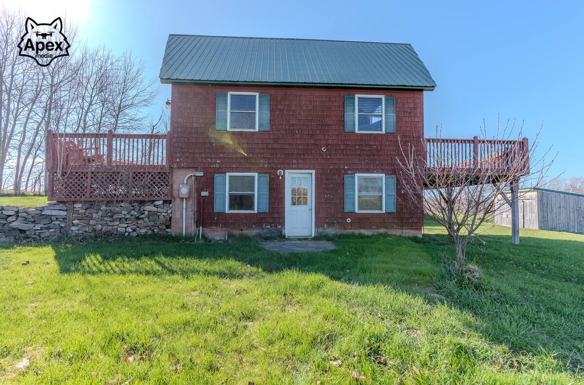 Burke NY listing — exterior 18